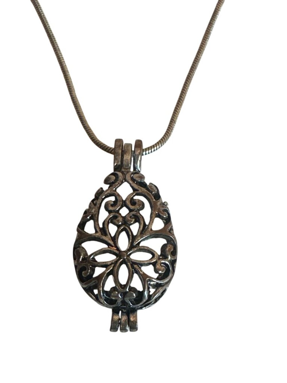 VTG Silver-Tone Filigree Pendant Necklace Snake Chain Ornate Dainty Intricate